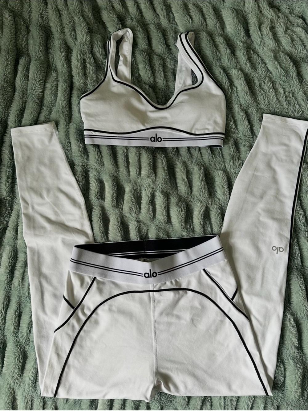 Alo Women’s White Sports Bra & Legging Set